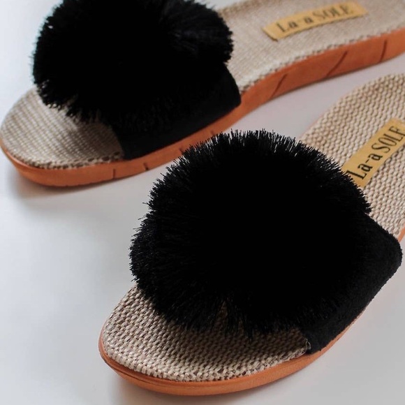 LA-a SOLE Shoes - NEW! LA-a SOLE Black Fringe Playful Unique Pom Pom Sandals  9 10